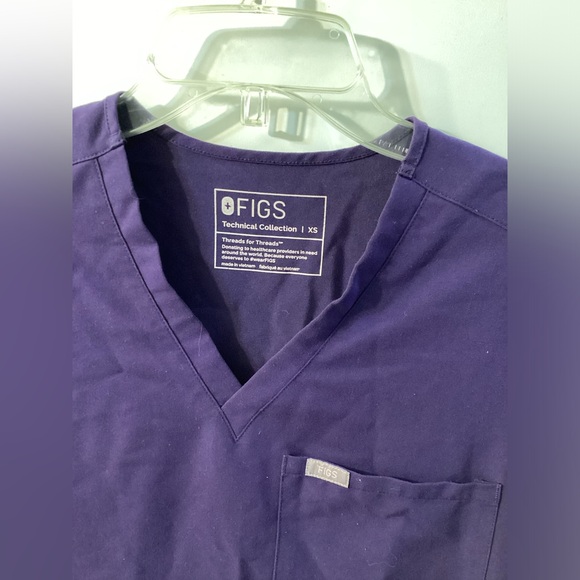 Figs‎ Technical Collection Scrub Top In Purple - Picture 7 of 9